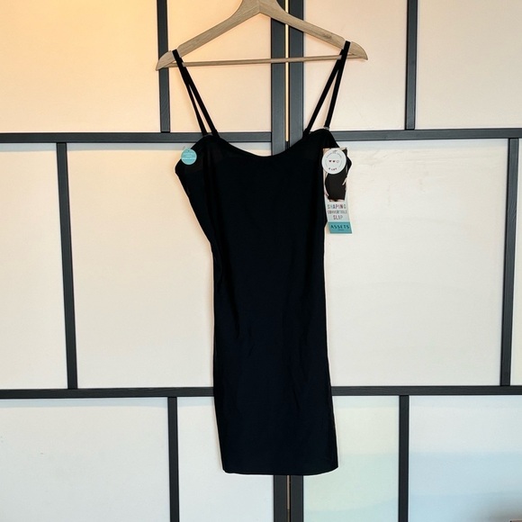 SPANX assets shaping convertible slip. Size 1X. Black. NWT - Picture 2 of 15